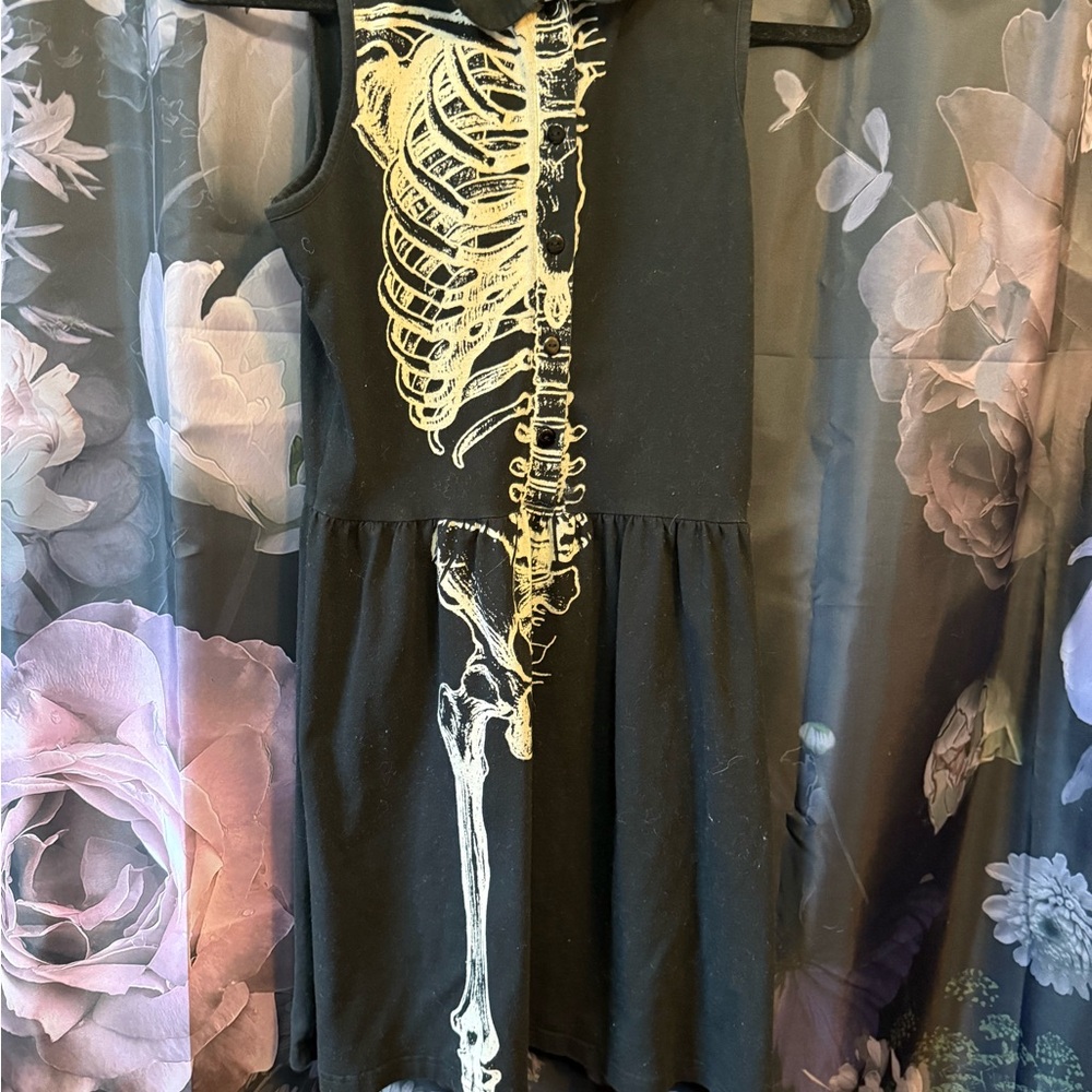 VINTAGE Iron Fist Collared Wishbone button up dress